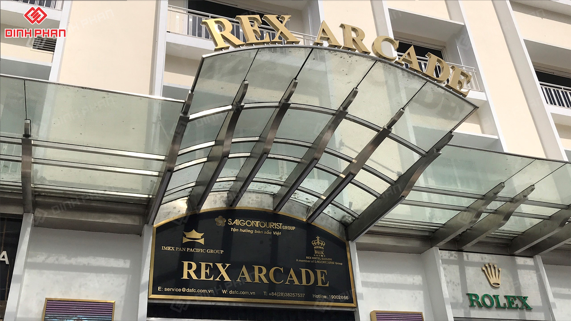 bảng hiệu khách sạn rex