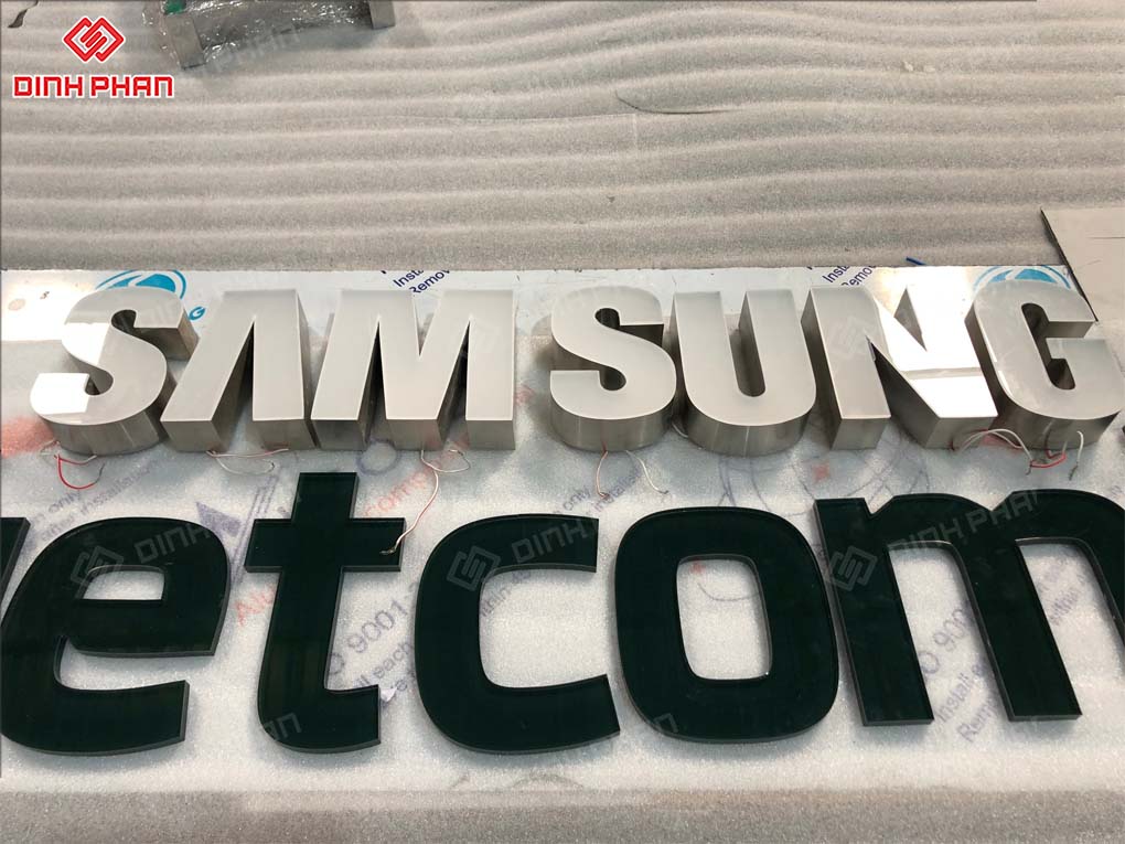 bảng hiệu Samsung