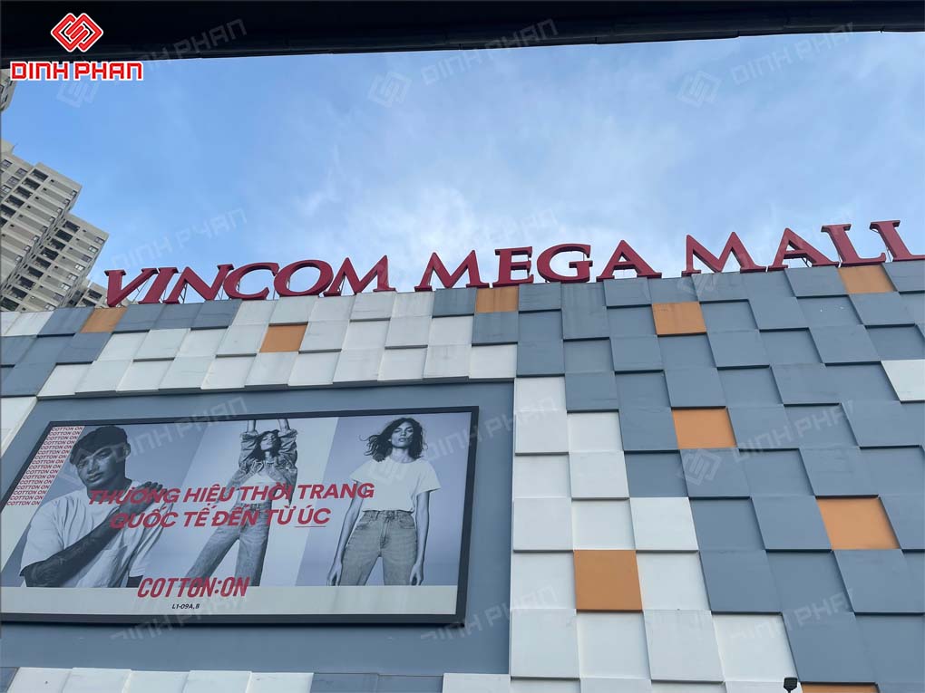 Pano siêu thị Vincom Mega mall