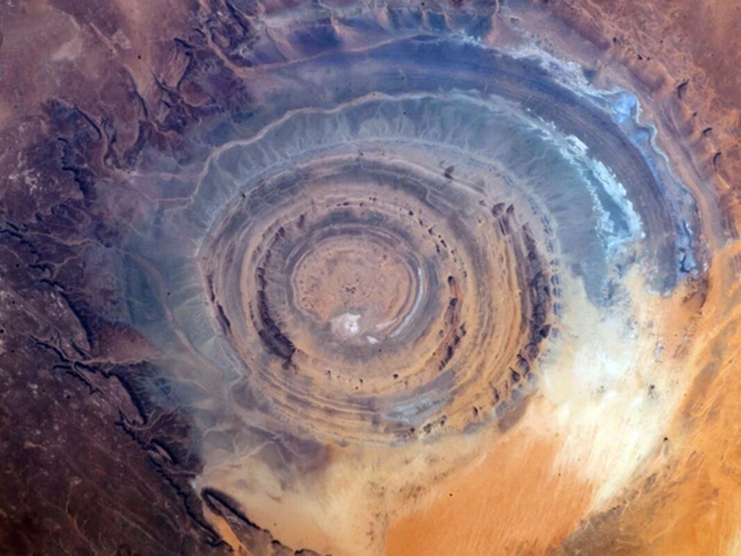 Con mắt của sa mạc Sahara