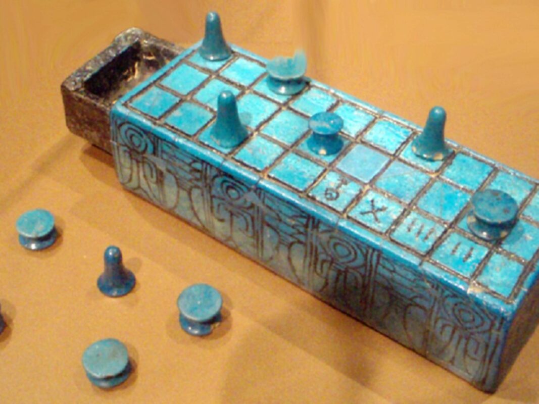 Người Ai Cập cổ đại yêu thích các trò chơi trên bàn cờ