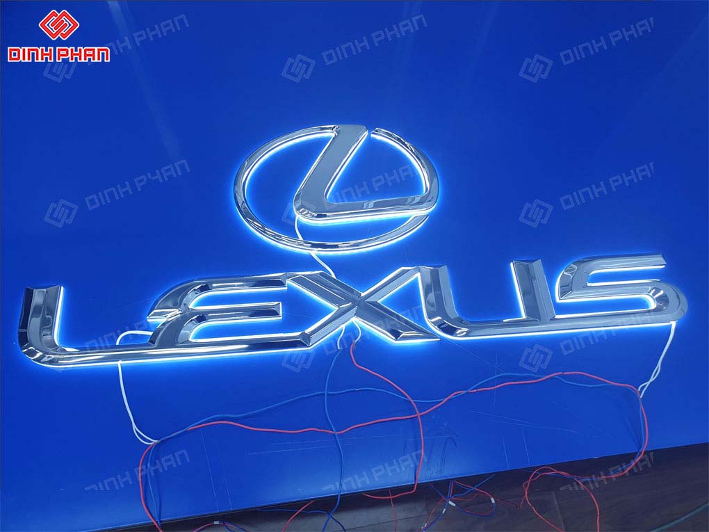 Xi mạ logo Lexus