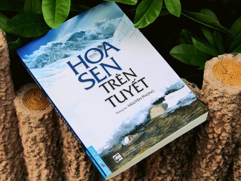 Tải Sách Hoa Sen Trên Tuyết PDF