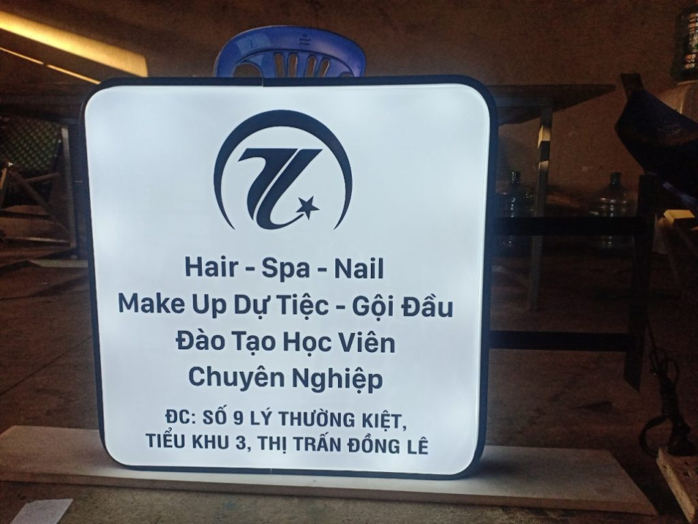 Mẫu hộp đèn vuông