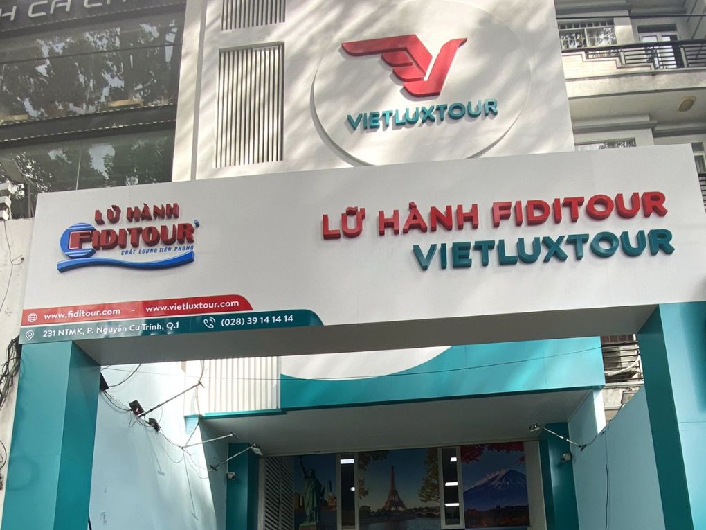 Công ty Lữ hành Vietluxtour