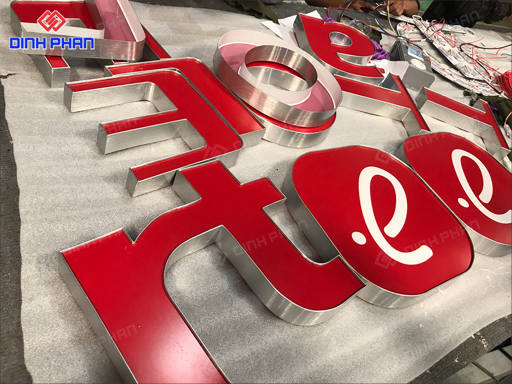Bảng hiệu chữ nhôm Lotte Mart