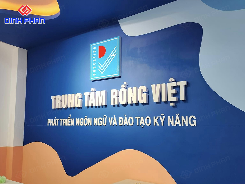 Bảng hiệu trung tâm Rồng Việt
