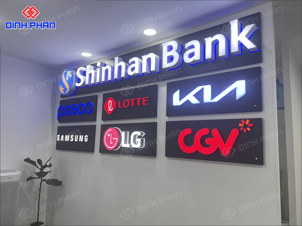 Bảng hiệu của công ty Shinhan Bank