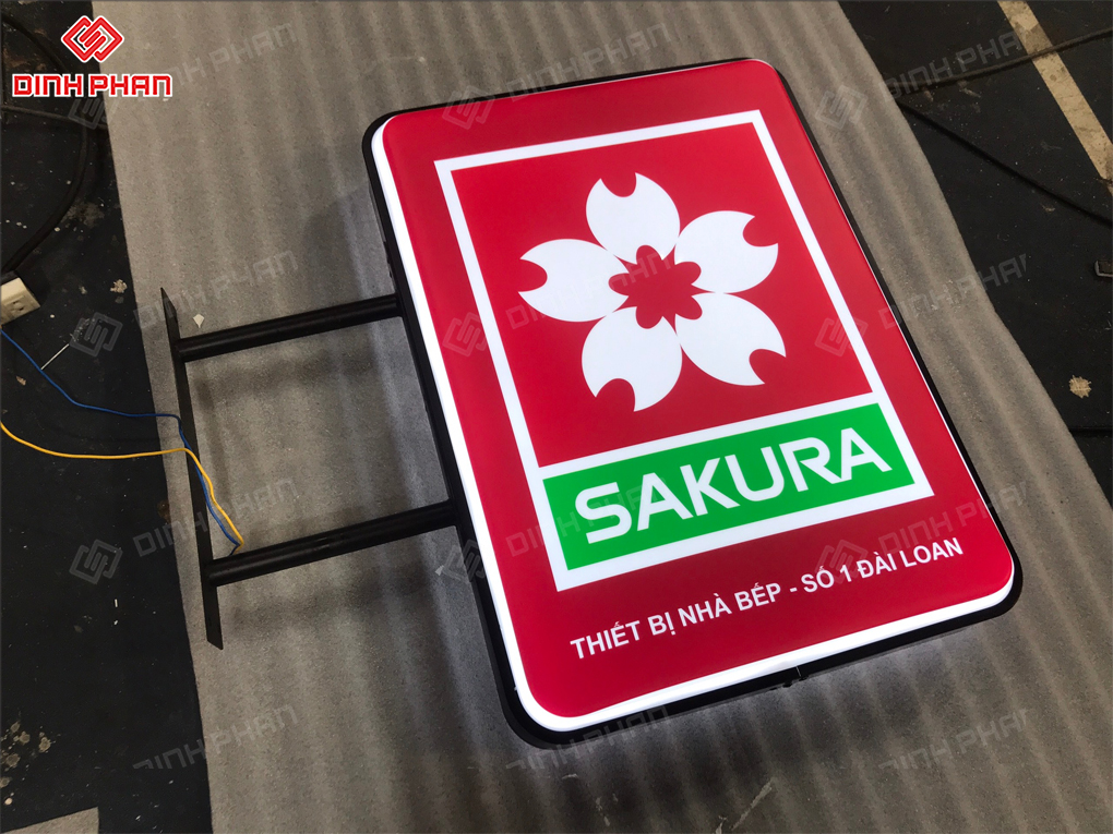 Bảng hiệu hộp đèn của Sakura tại Đắk Lắk