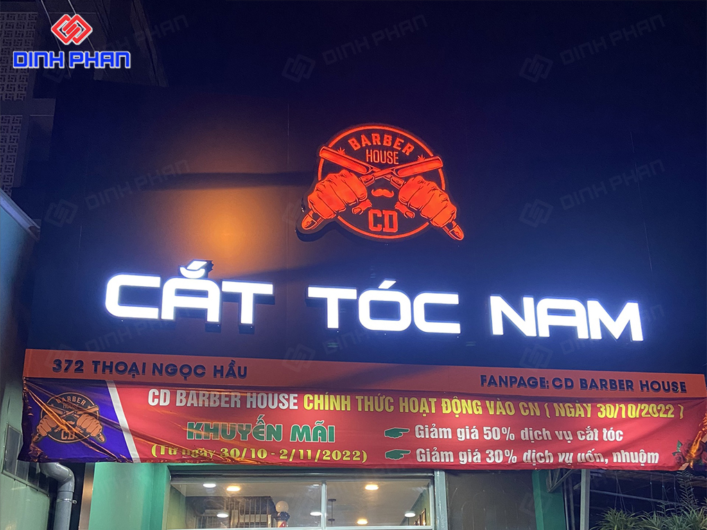 Bảng hiệu salon tóc mặt dựng alu và logo, chữ nổi mica