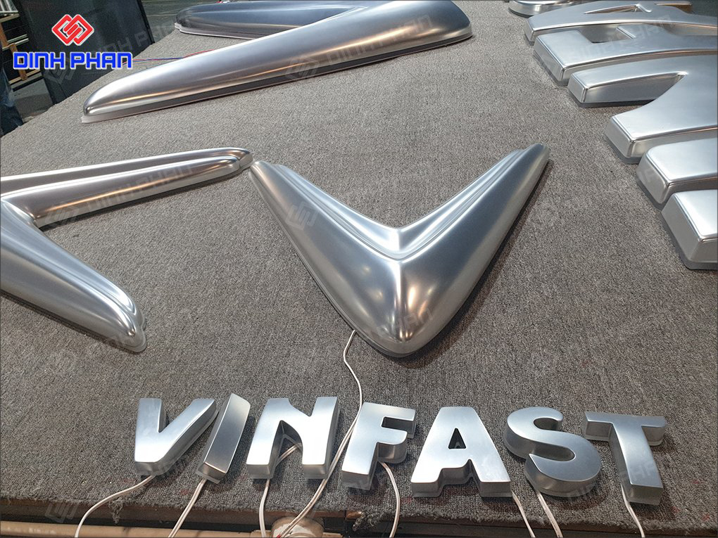 Chữ nổi Vinfast
