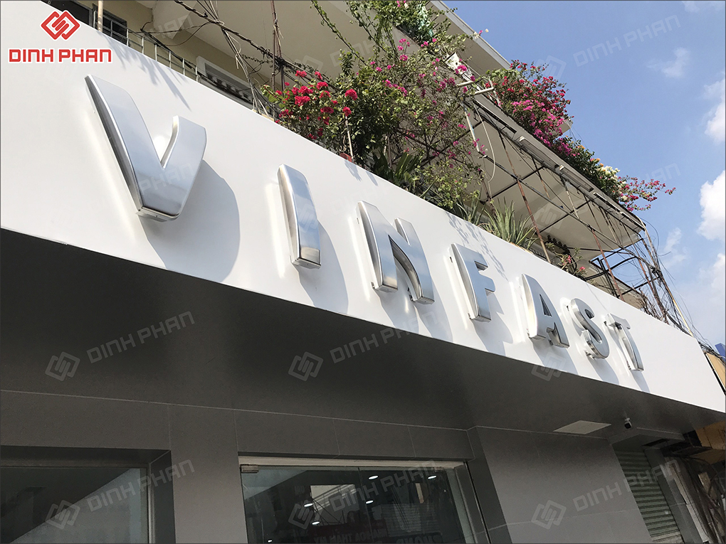 Bảng hiệu mặt tiền