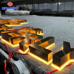 Chữ inox vàng có đèn led sáng chân