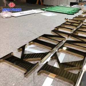 Chữ inox vàng gương