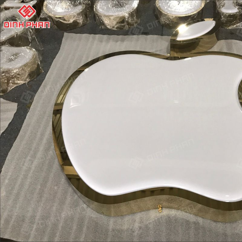 Chữ mica hông inox