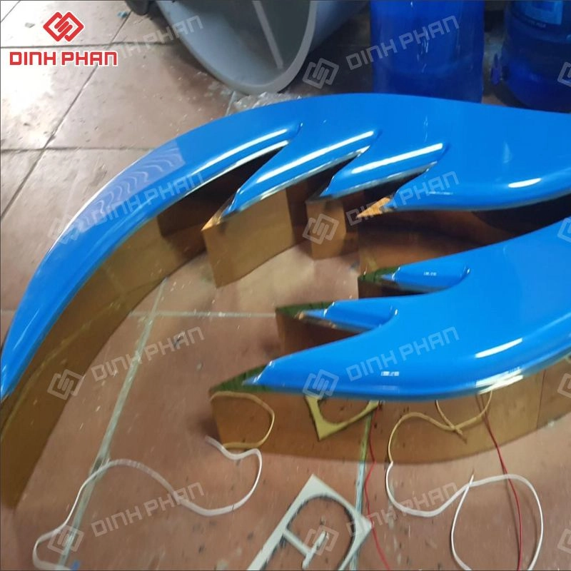 Chữ mica hông inox