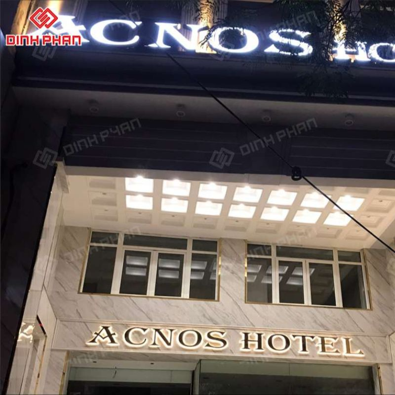 Chữ mica hông inox