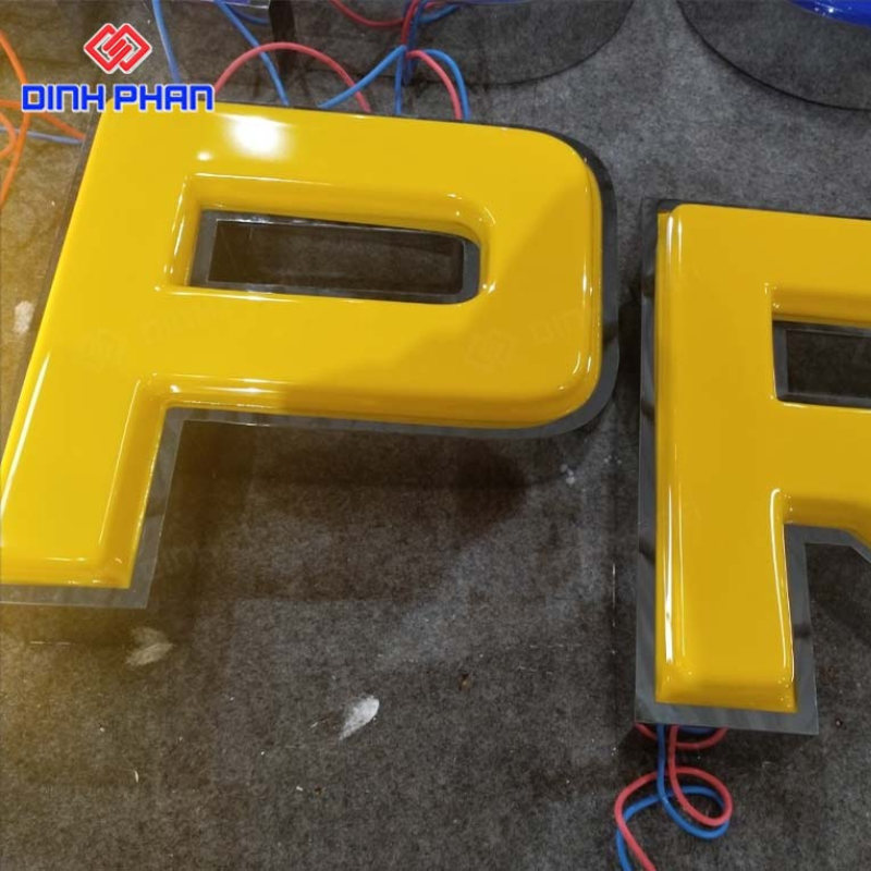 Chữ Mica Hút Nổi