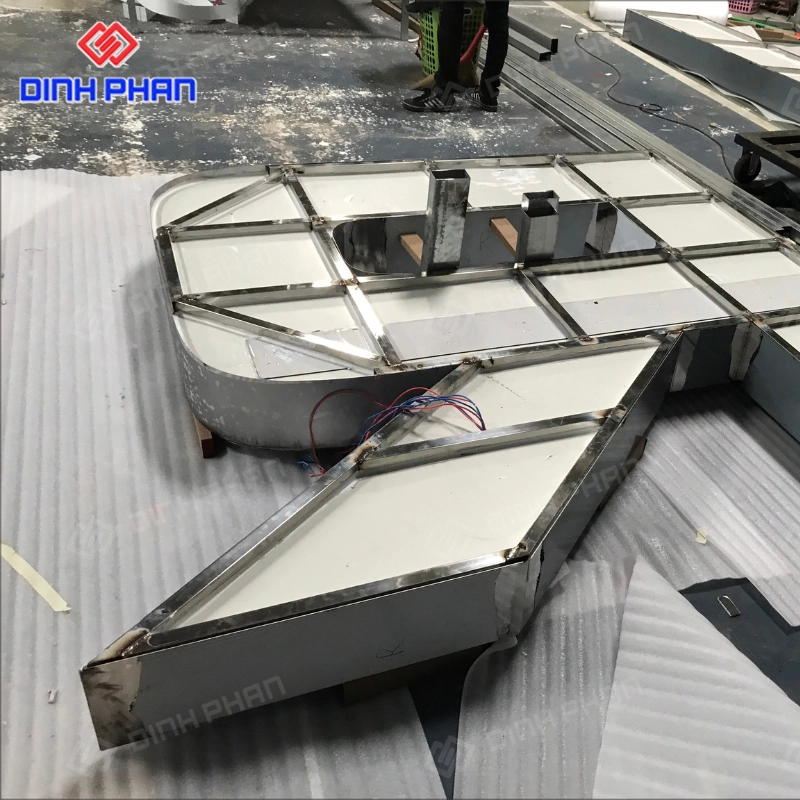 Chữ Mica Hút Nổi