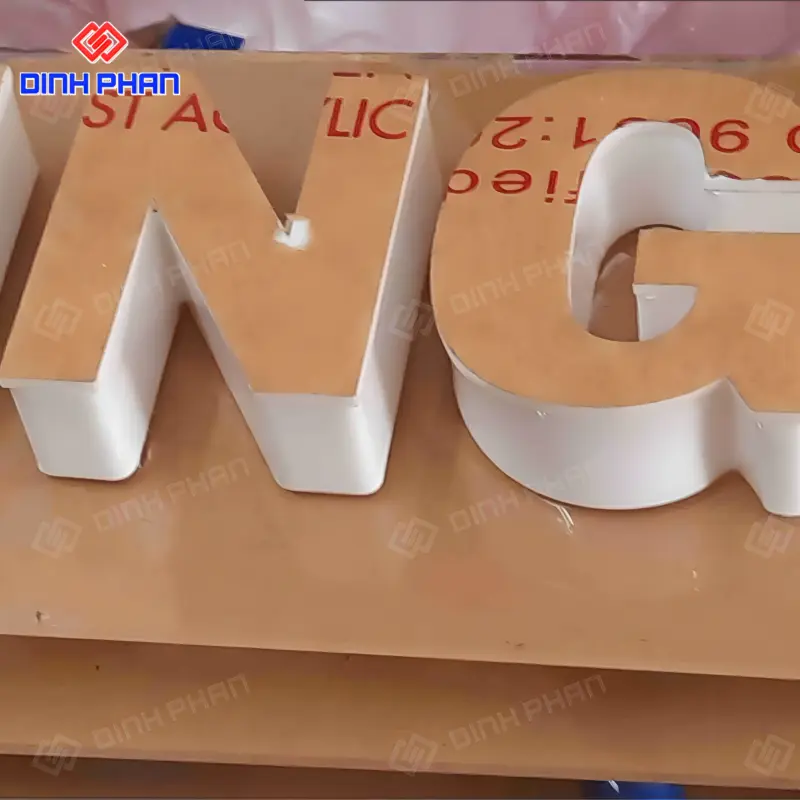 Chữ mica chân Fomex