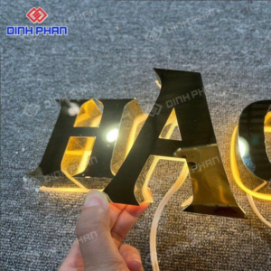 Chữ mica dán tường