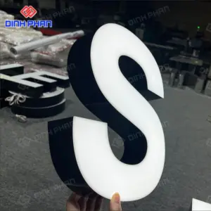 Chữ mica hông nhôm