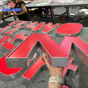 Chữ mica hông nhôm