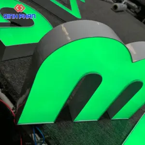 Chữ mica hông nhôm