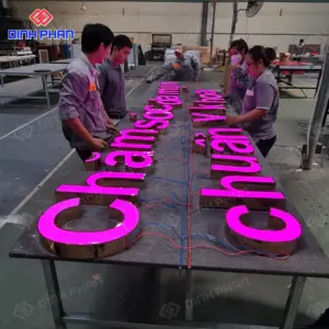 Chữ mica chân inox