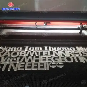 Chữ mica CNC