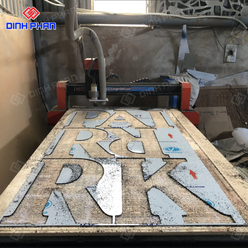 Chữ mica CNC