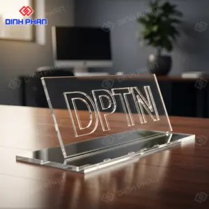 Chữ mica để bàn