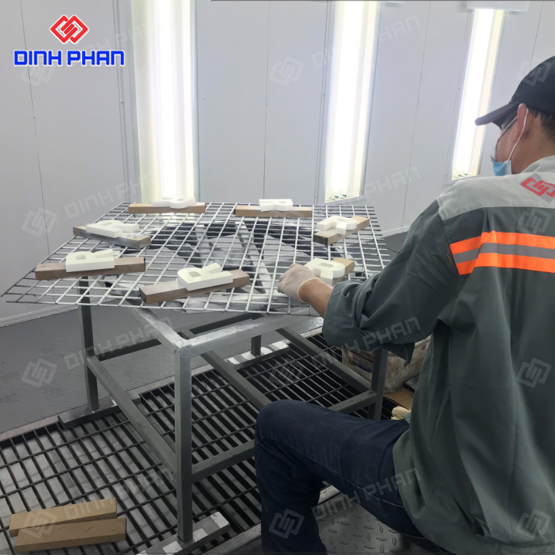 Chữ mica uốn nổi