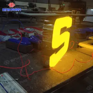 Chữ mica uốn nổi