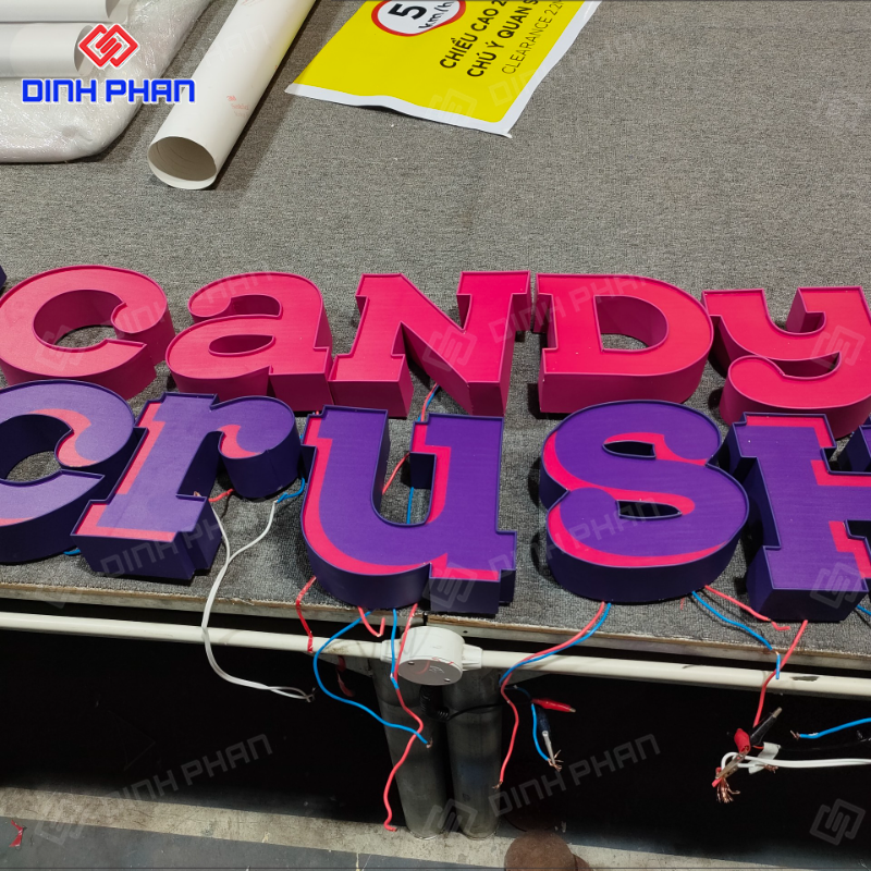 Chữ nhôm nguyên khối