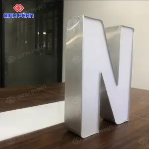 Chữ nhôm nguyên khối