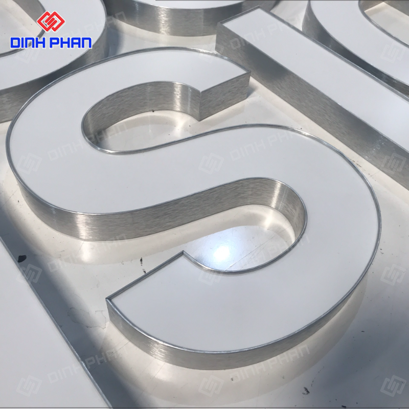 Chữ nhôm nguyên khối