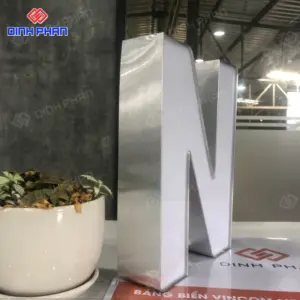 Chữ nhôm trắng xước