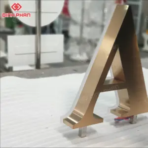 Chữ nhôm vàng xước