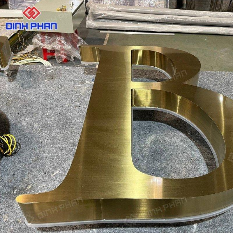 Chữ nhôm vàng xước