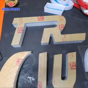 Chữ fomex mặt mica