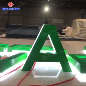 Chữ inox hắt sáng chân