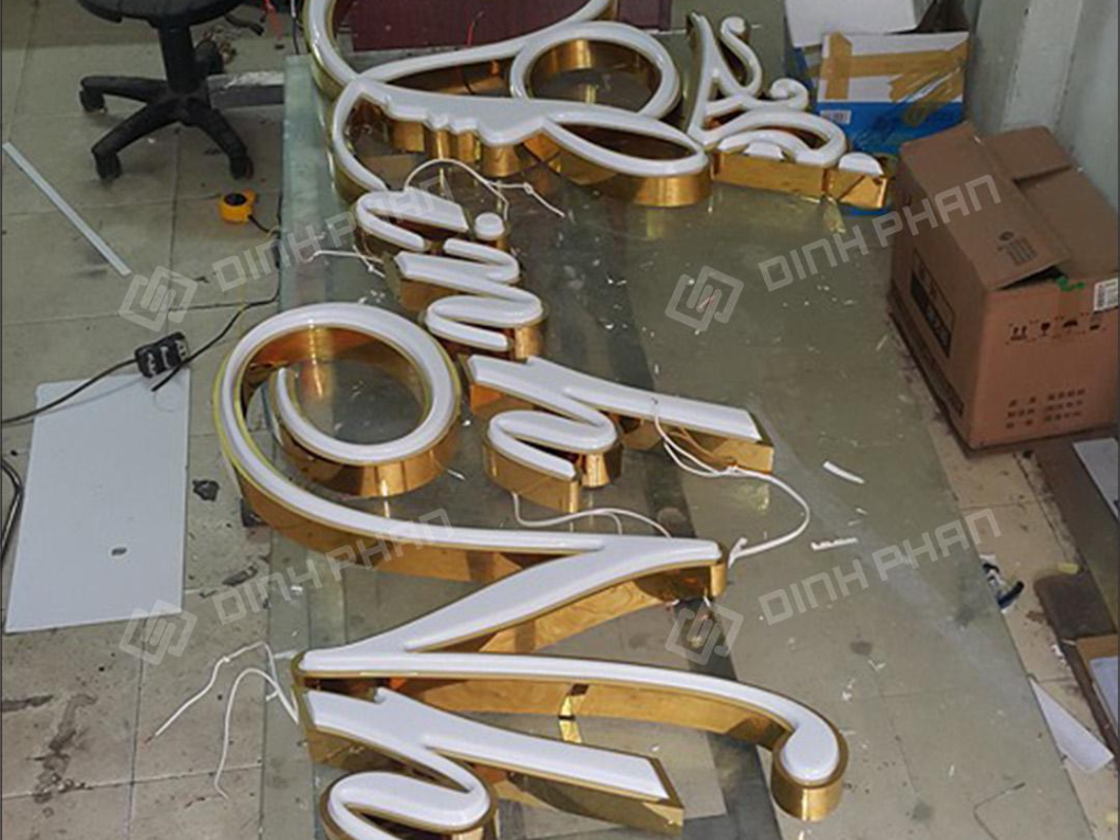 Bảng giá cắt chữ mica