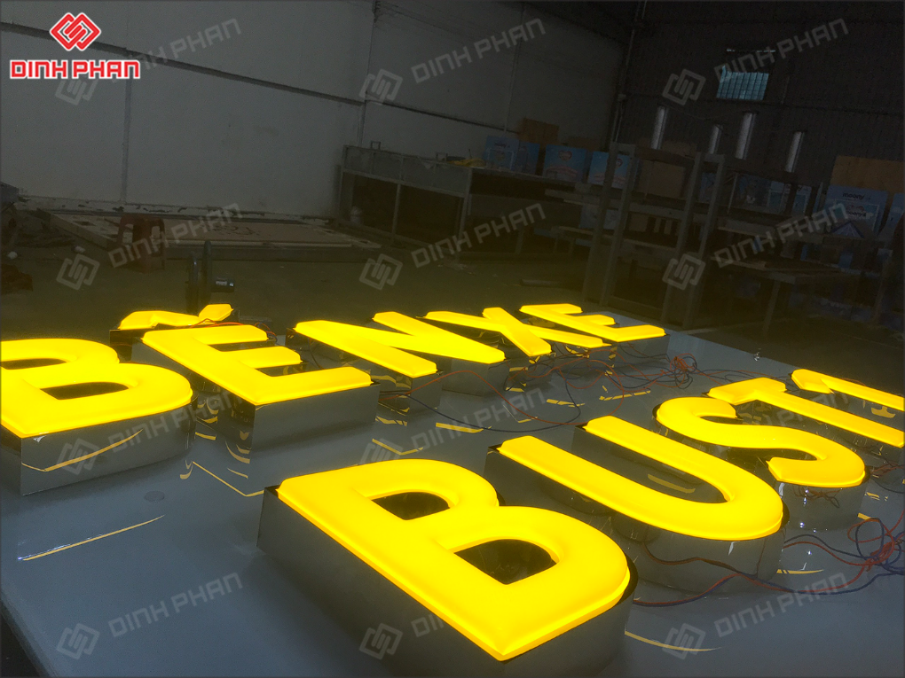 Bảng giá cắt chữ mica