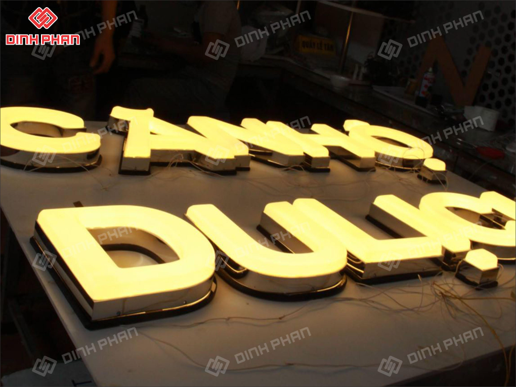 Bảng giá cắt chữ mica