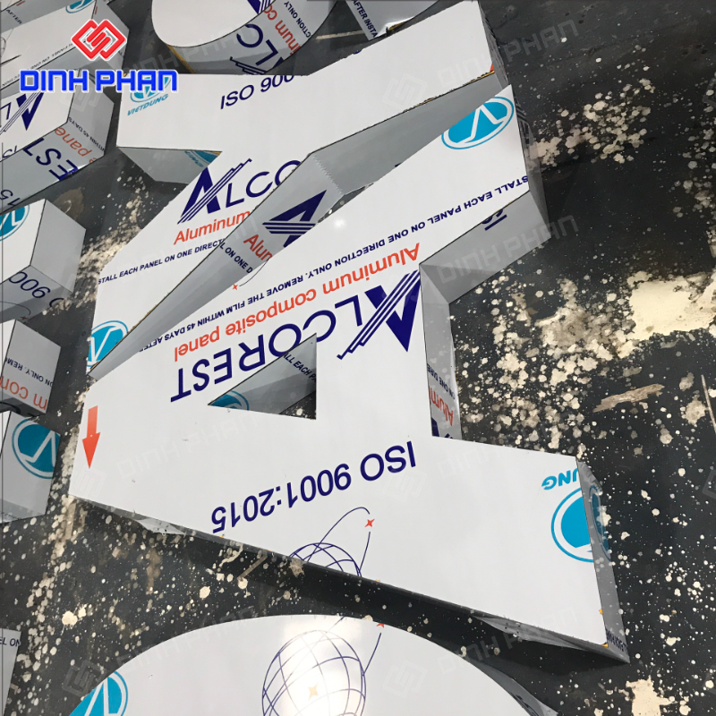 Bảng hiệu alu chữ nổi