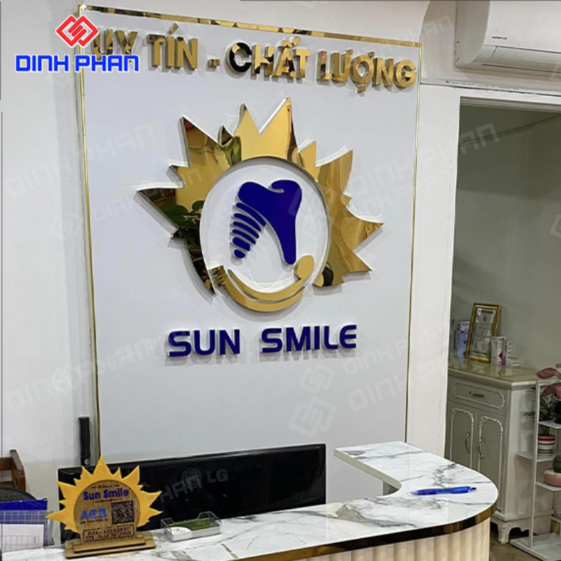 Biển Alu chữ nổi