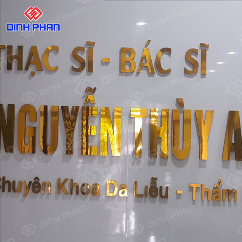 Biển Alu chữ nổi