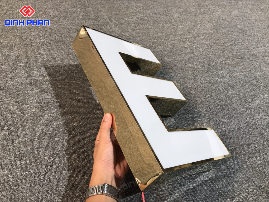 Cách vệ sinh chữ inox