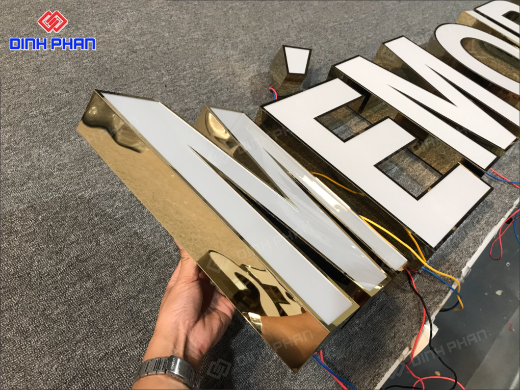 Cách vệ sinh chữ inox